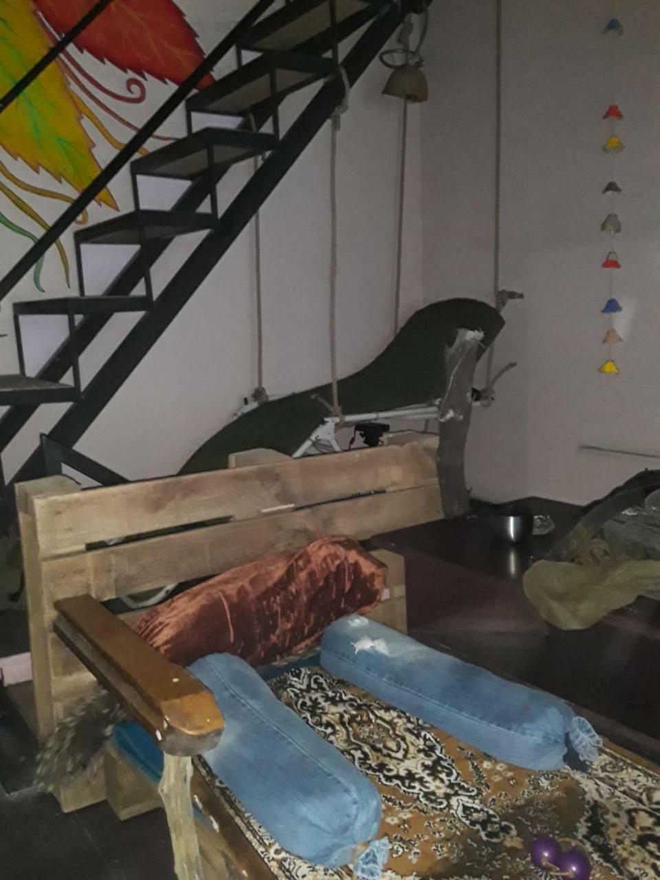 Hostel Retro Batumi Exteriör bild